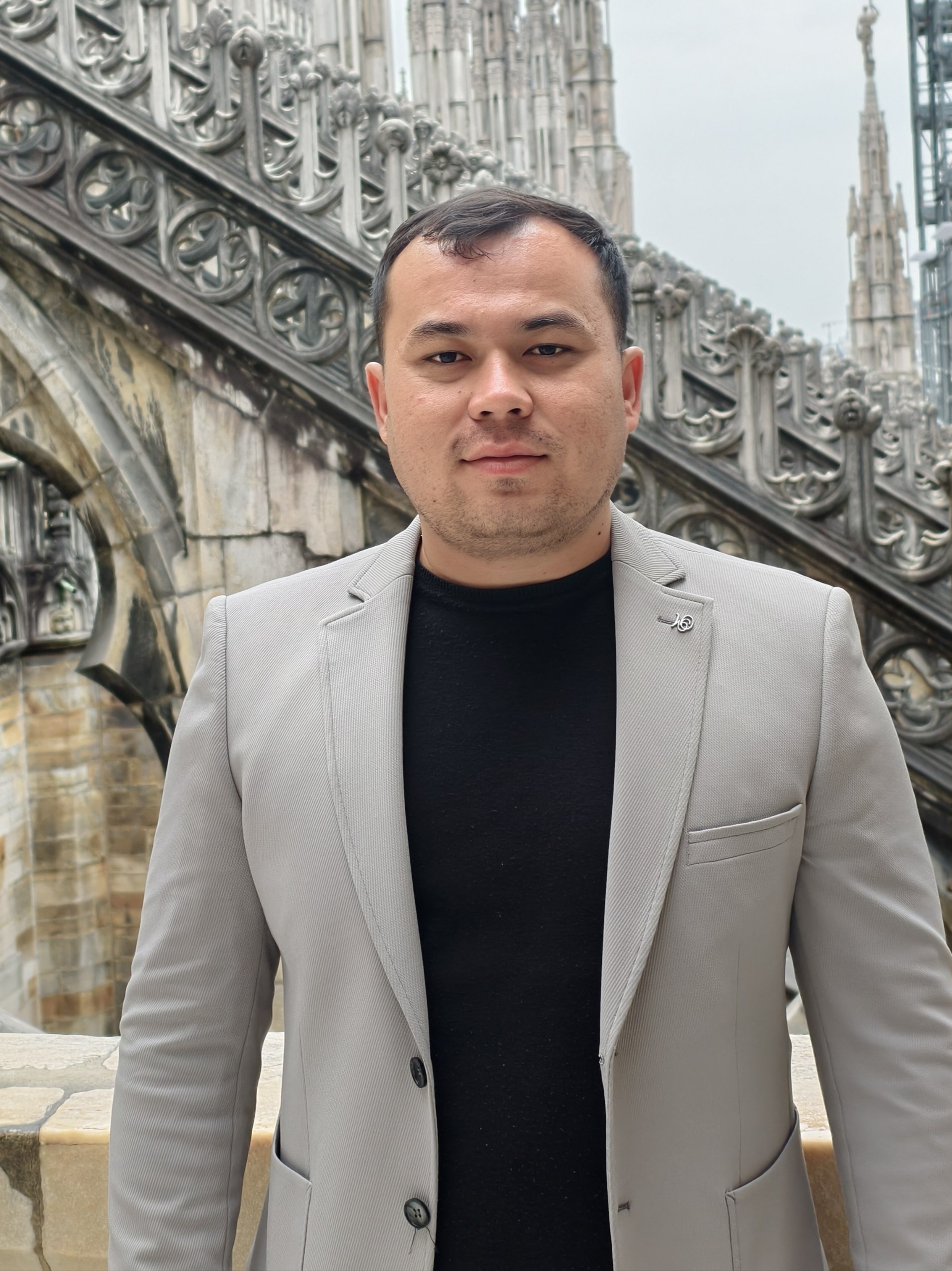 Миржалол Ахралов